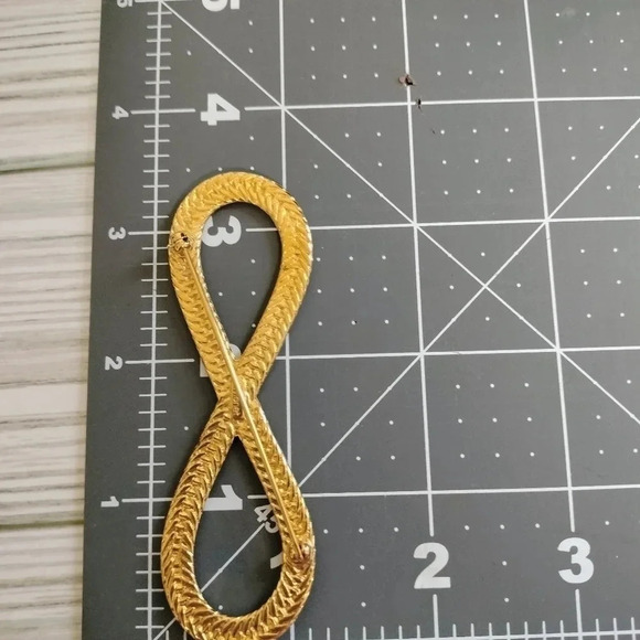 INFINITY Symbol Figure 8 Brooch Vintage Pin Textured Gold tone 3.5" Signed MONET - Picture 6 of 6